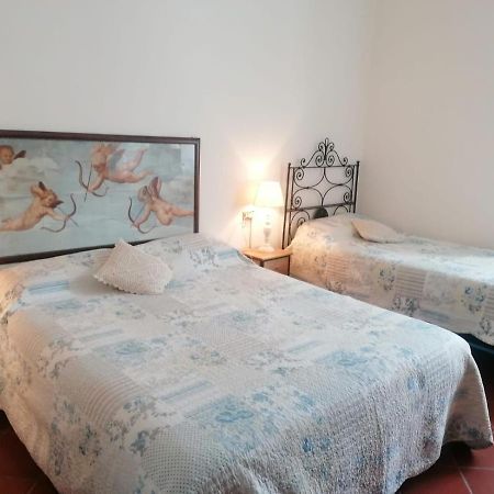 Assisi Hus Stanza Tripla In Appartamento Buitenkant foto