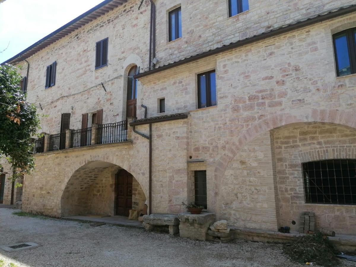 Assisi Hus Stanza Tripla In Appartamento Buitenkant foto