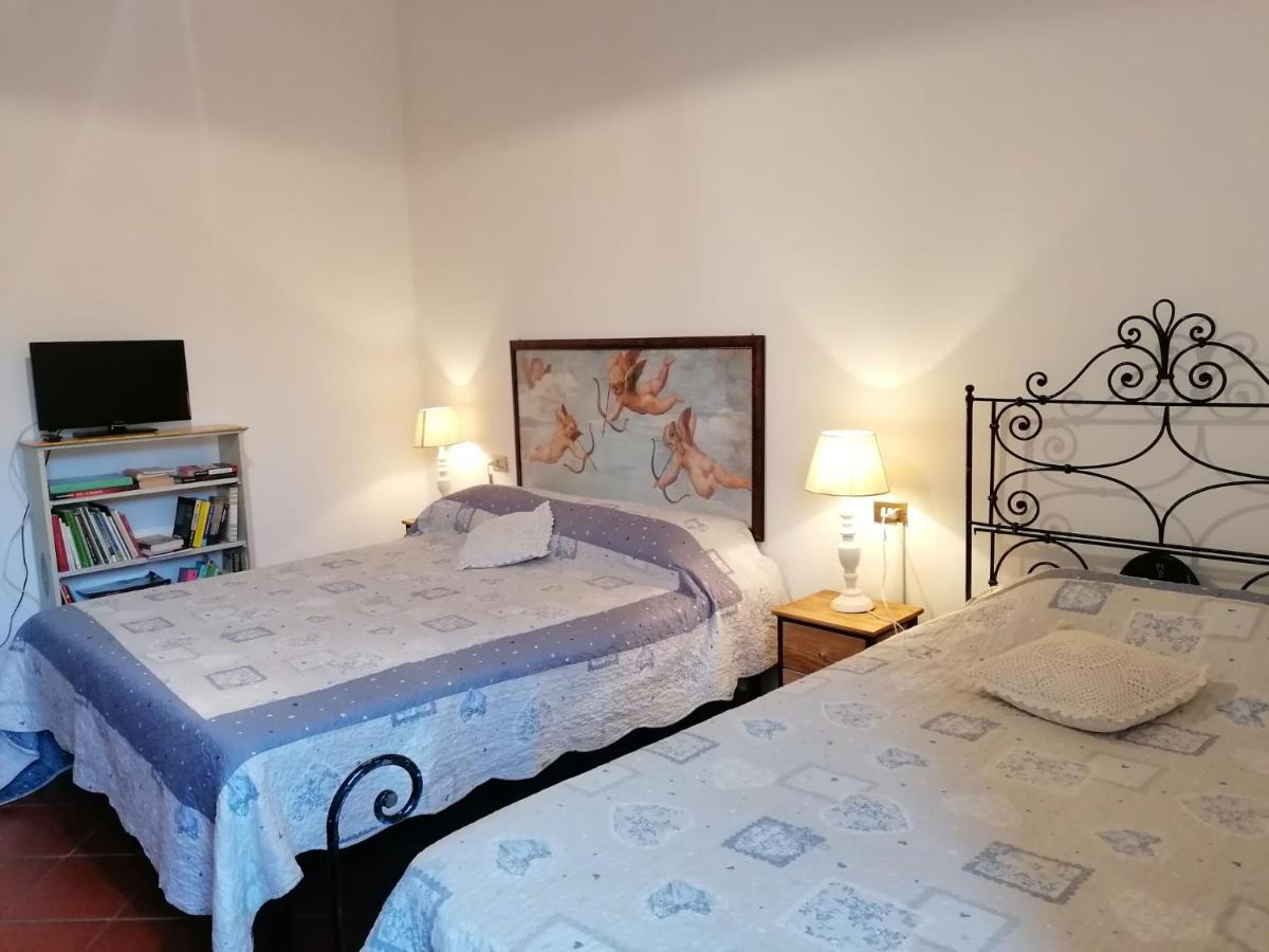 Assisi Hus Stanza Tripla In Appartamento Buitenkant foto