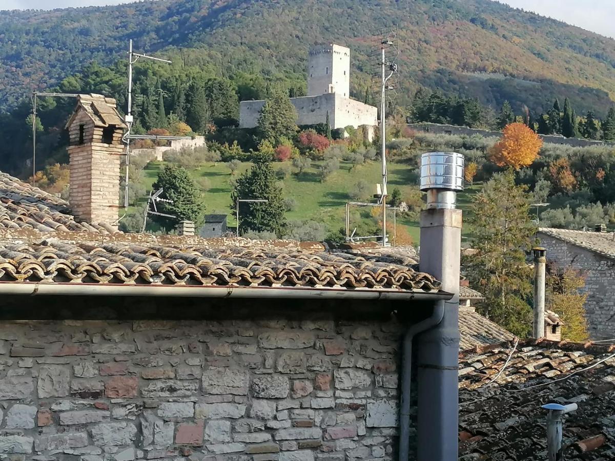 Assisi Hus Stanza Tripla In Appartamento Buitenkant foto