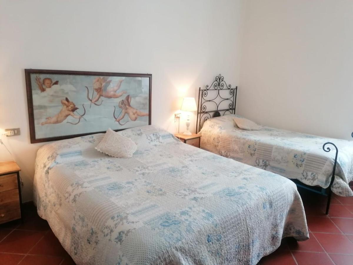 Assisi Hus Stanza Tripla In Appartamento Buitenkant foto